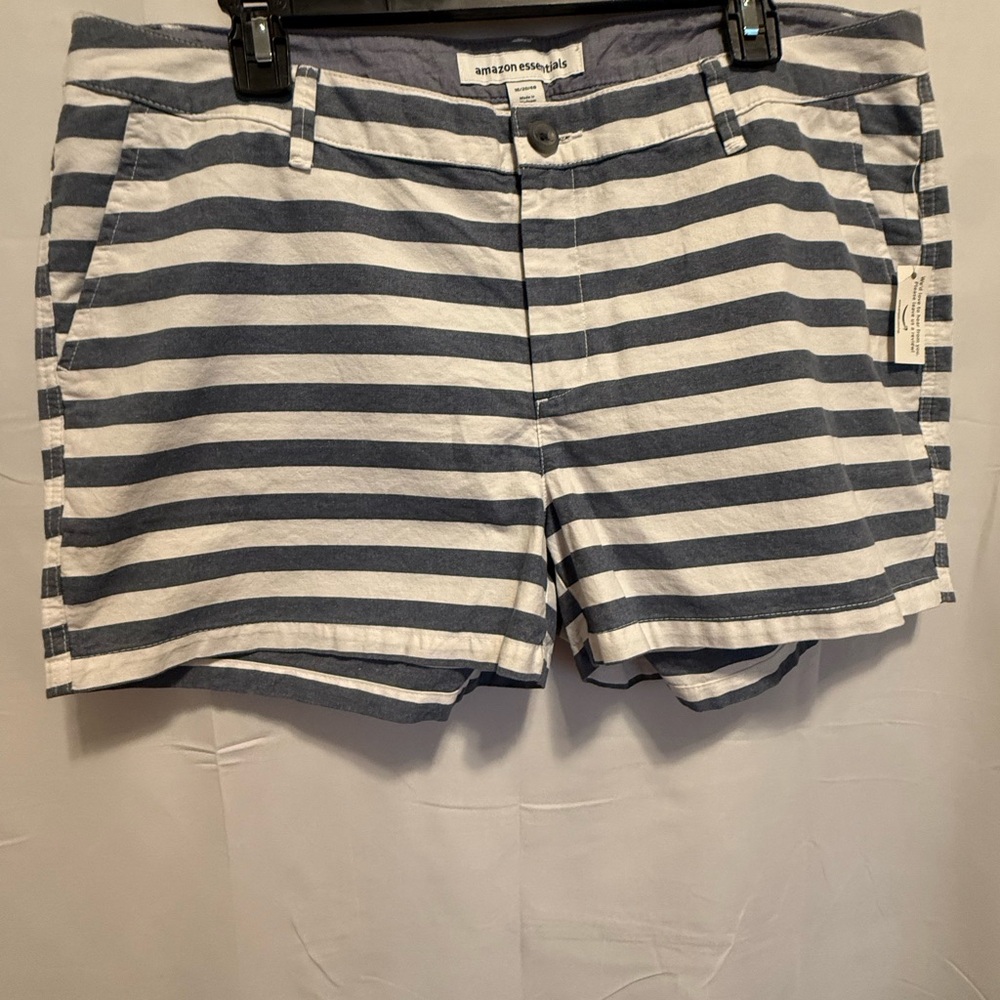 Amazon Essentials Striped Women’s Shorts - NWT, Size 16